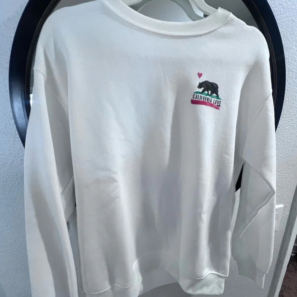 Billabong California White Sweatshirt NWOT Size Womens - Picture 1 of 4